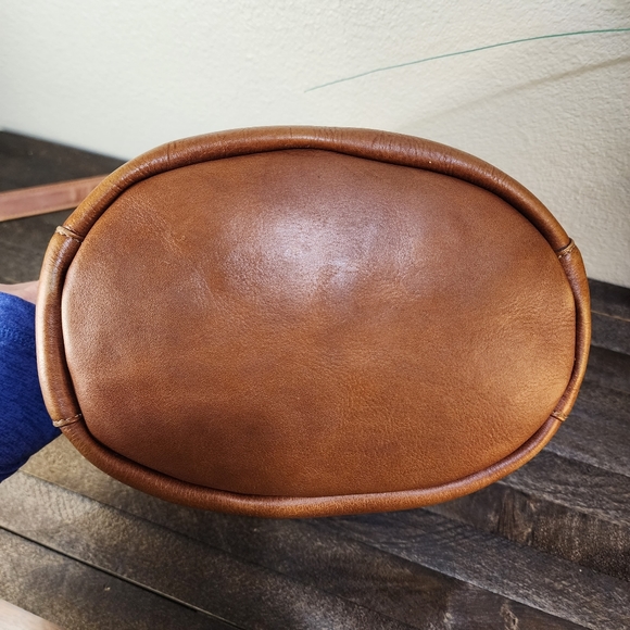 Piel Full Grain Cowhide Leather Bucket Bag - Picture 10 of 17